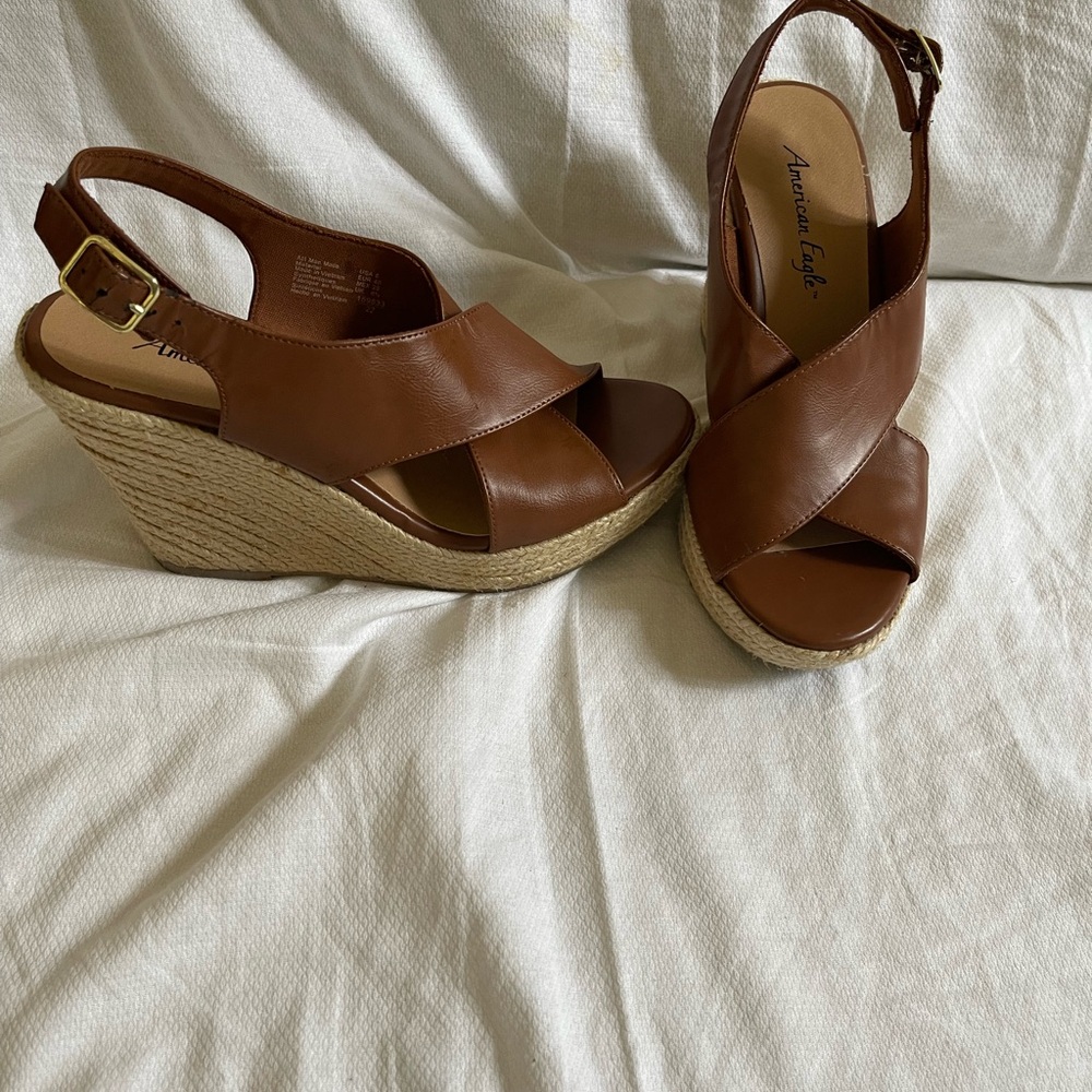 American Eagle Woman’s rope wedge platform sandals size 8